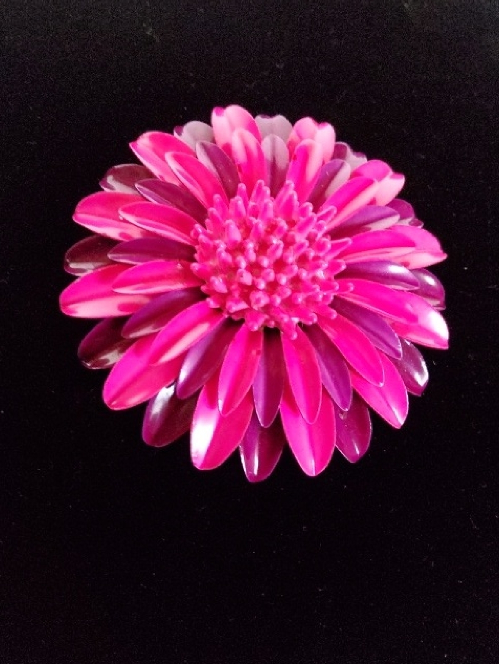 Vintage 1960s Bright Pink/purple Flower Brooch. - Picture 3 of 8